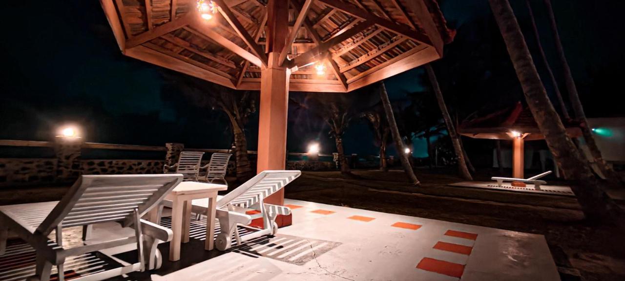 Nu-Vin Beach Hotel Ahangama Exterior photo