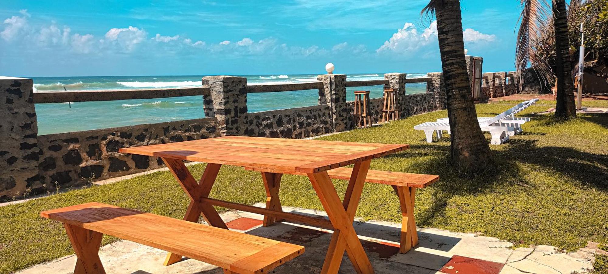 Nu-Vin Beach Hotel Ahangama Exterior photo
